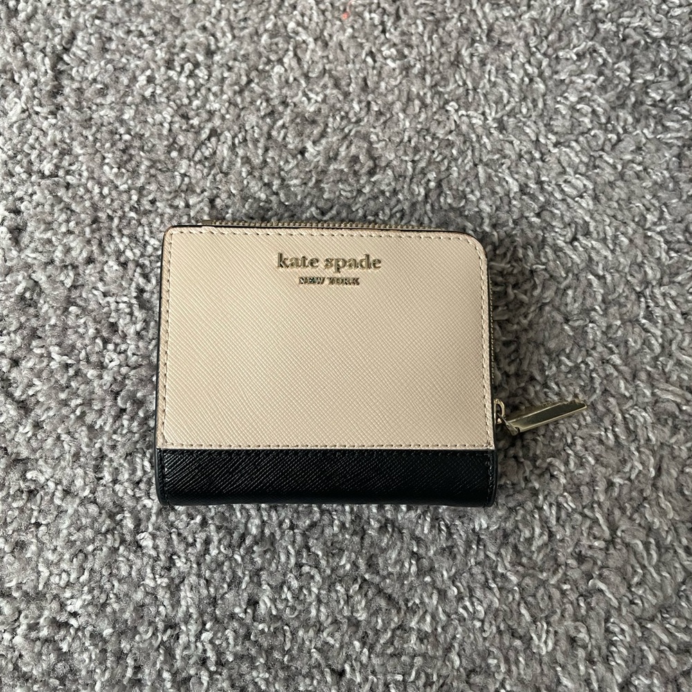 Kate Spade Two-Tone Wallet in Cream and Black